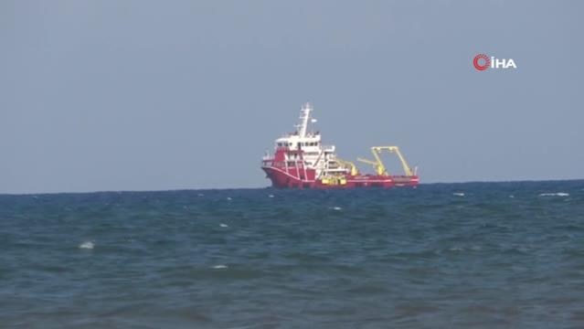 Hatay sahilinde petrol temizliği devam ediyor